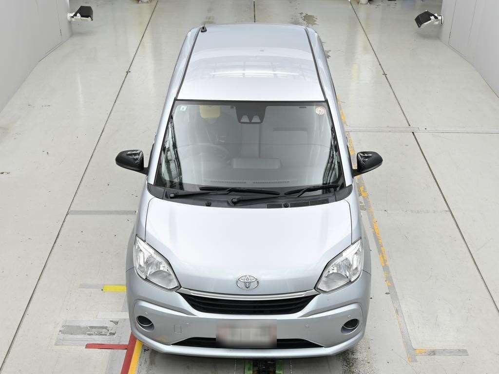 2023 Toyota Passo X auction photo 7