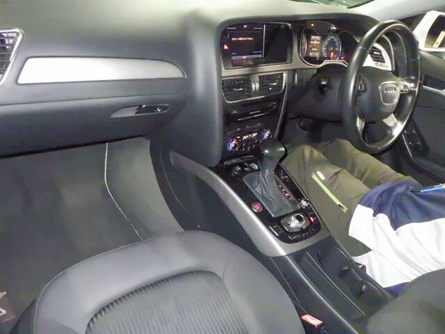 2012 Audi A4 Avant 2.0TFSI auction photo 3