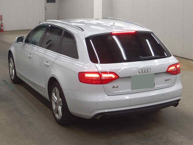 2012 Audi A4 Avant 2.0TFSI auction photo 2