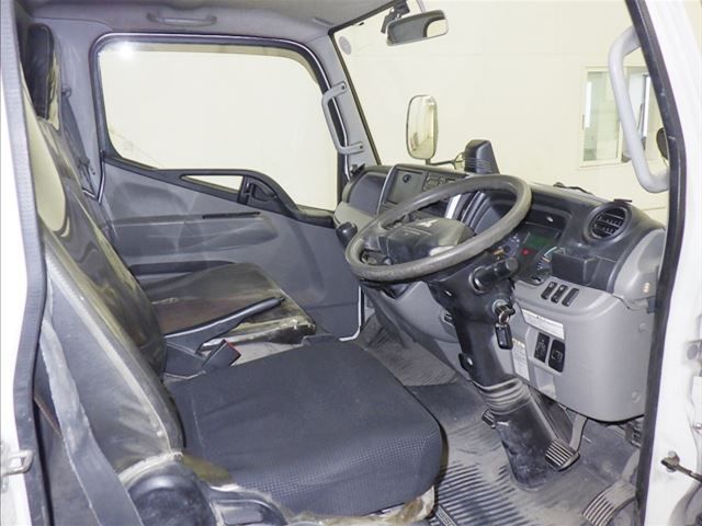 2019 Mitsubishi Fuso Canter Flatbed auction photo 5