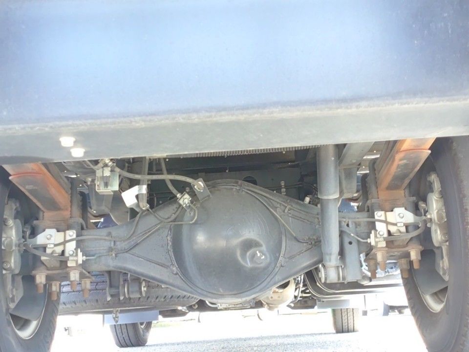 2021 Isuzu Elf auction photo 18