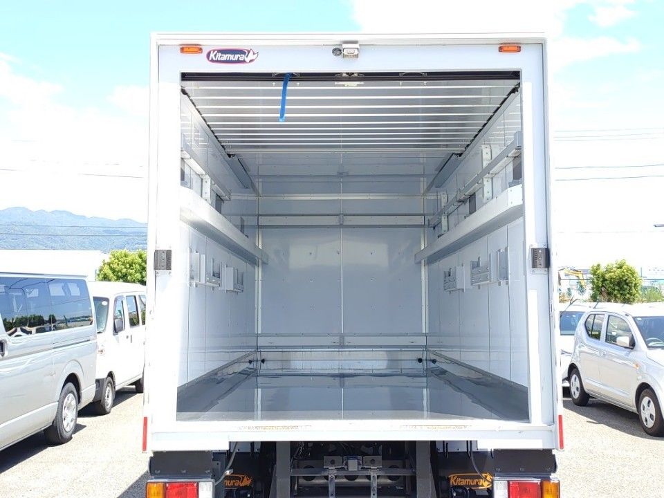 2021 Isuzu Elf auction photo 8