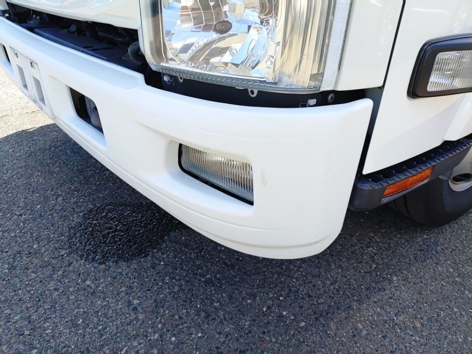2021 Isuzu Elf auction photo 19
