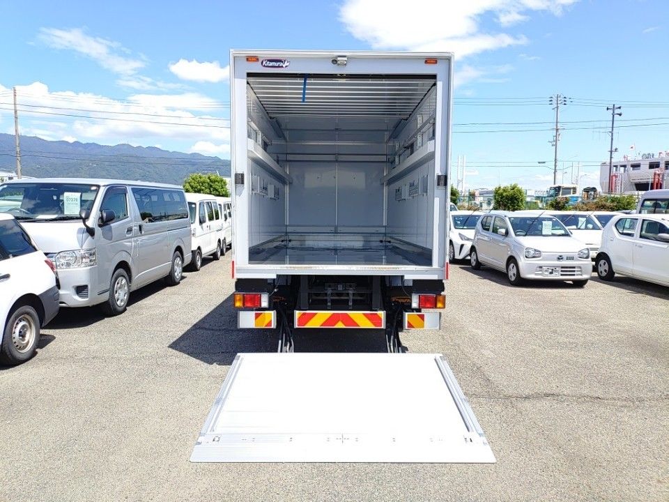 2021 Isuzu Elf auction photo 22