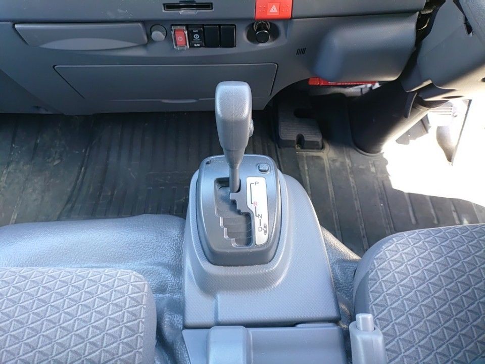 2021 Isuzu Elf auction photo 12