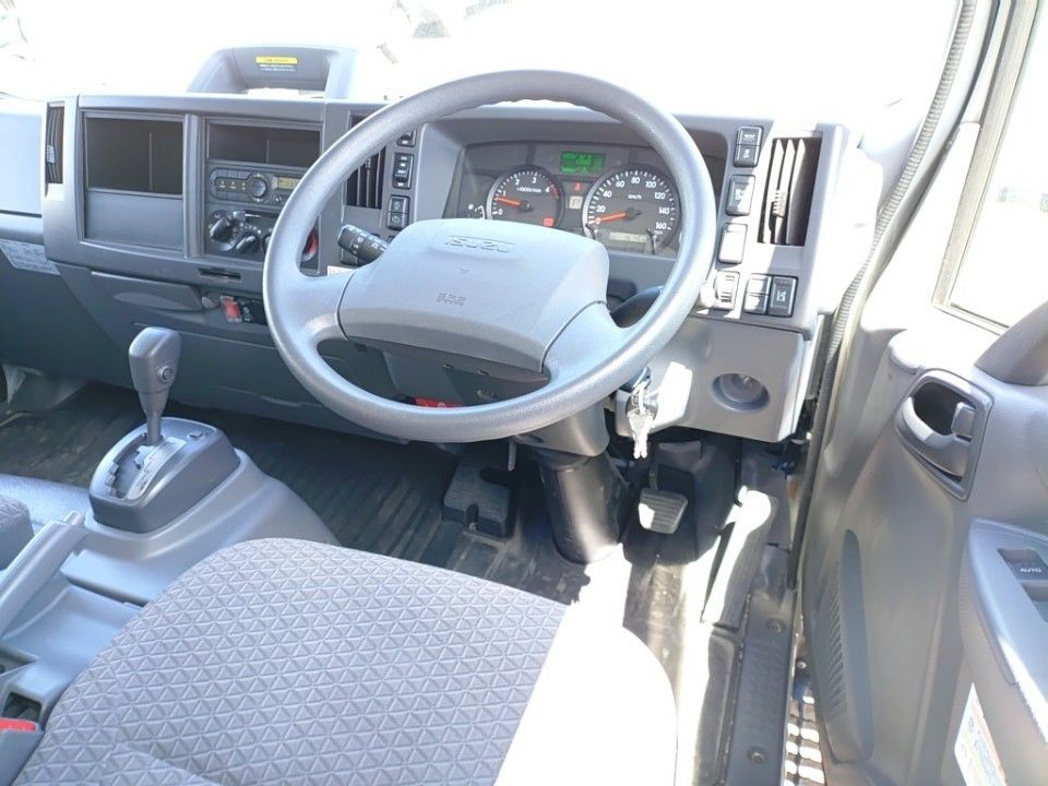 2021 Isuzu Elf auction photo 3