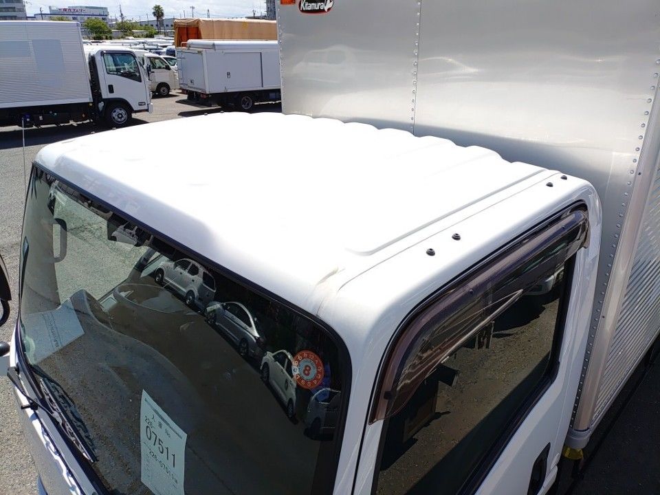 2021 Isuzu Elf auction photo 7