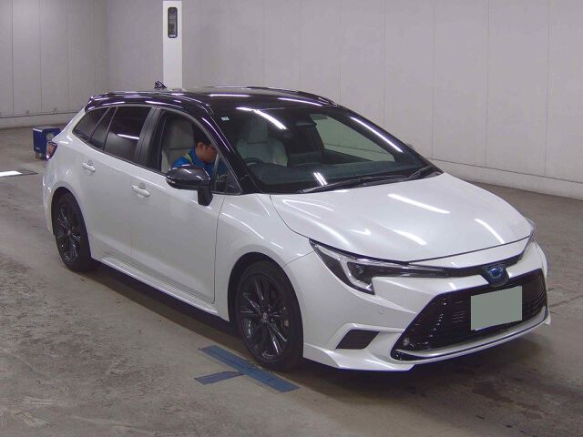 Japan Auction Vehicles 8 2025 Toyota Corolla Touring ハイブリッドWXB 4WD auction photo