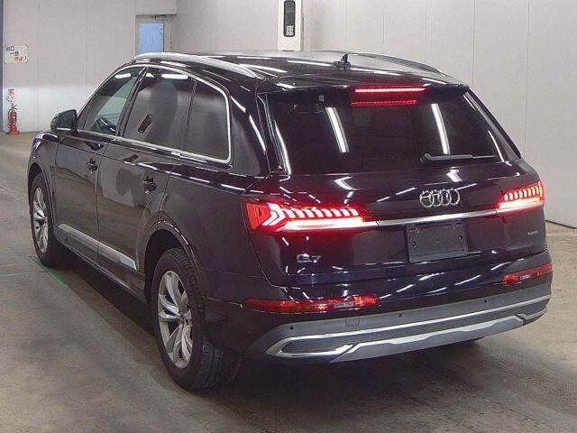 2021 Audi Q7 55TFSI Quattro Air Suspension 4WD auction photo 2