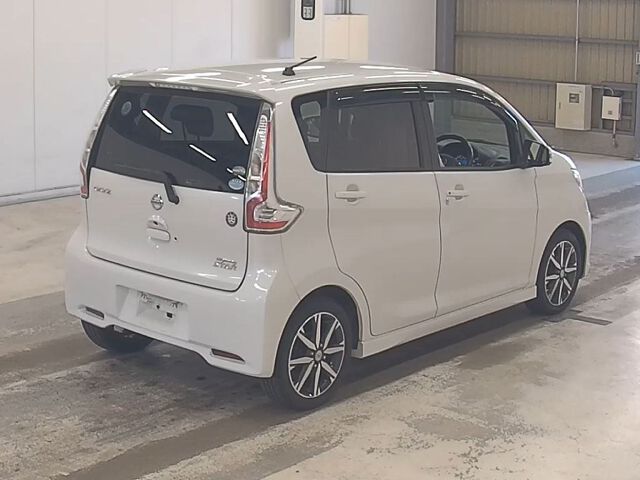 2017 Nissan Dayz HスタXプレミアムセレ 4WD auction photo 5
