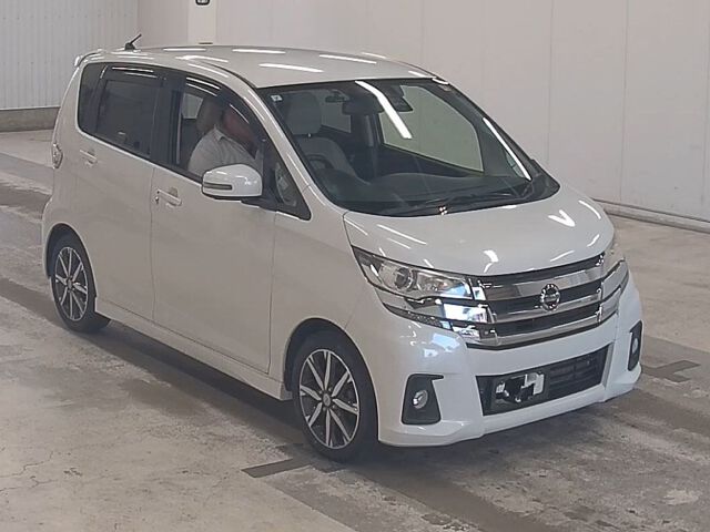 2017 Nissan Dayz HスタXプレミアムセレ 4WD Japan auction vehicle