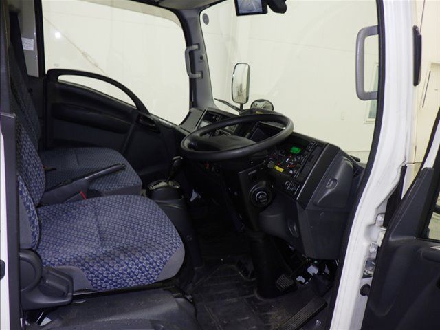 2021 Isuzu Elf Refrigerated and frozen trucks auction photo 6