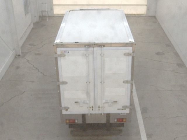 2021 Isuzu Elf Refrigerated and frozen trucks auction photo 3
