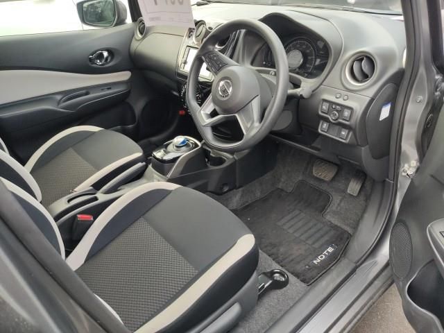 2017 Nissan Note e-パワーX auction photo 3