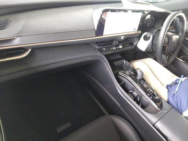 2024 Toyota Crown Sport スポーツZ(HEV) 4WD auction photo 3