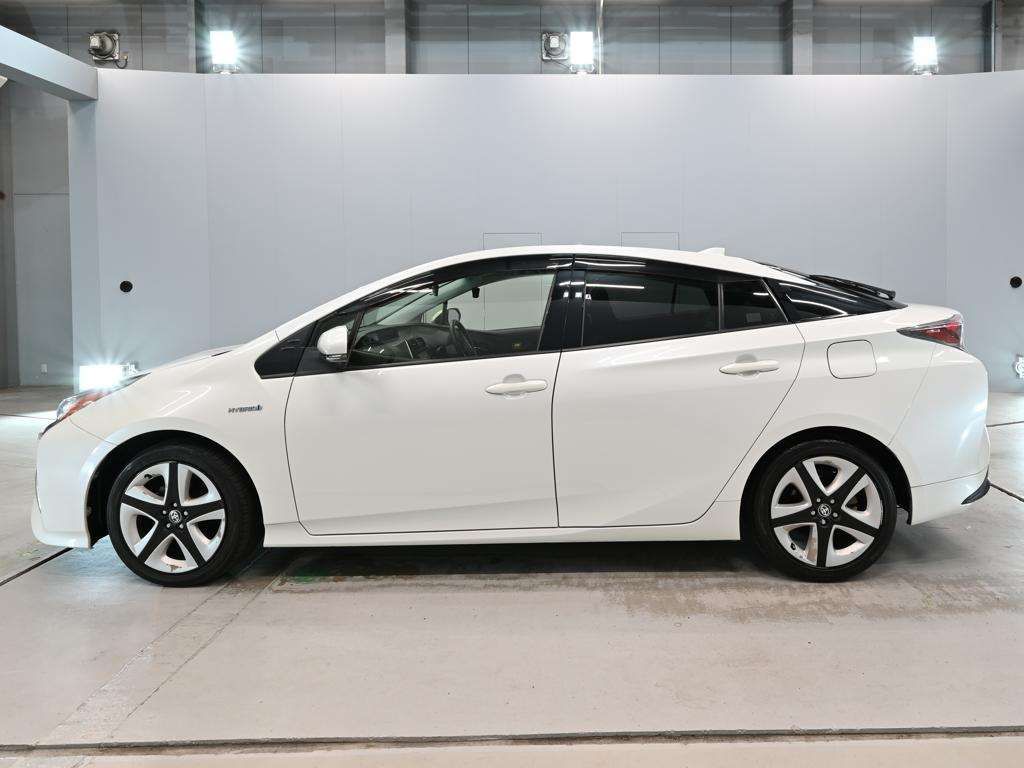 2016 Toyota Prius Sツーリングセレクション auction photo 4
