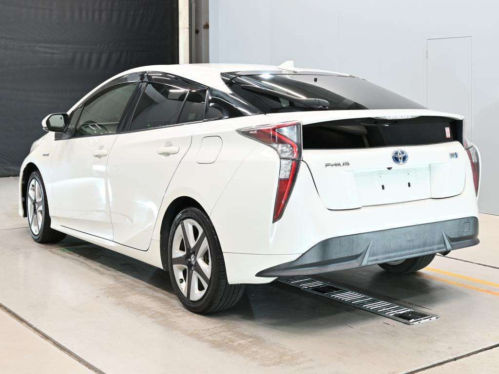 2016 Toyota Prius Sツーリングセレクション auction photo 6