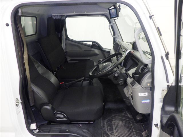 2020 Mitsubishi Fuso Canter Wing auction photo 6