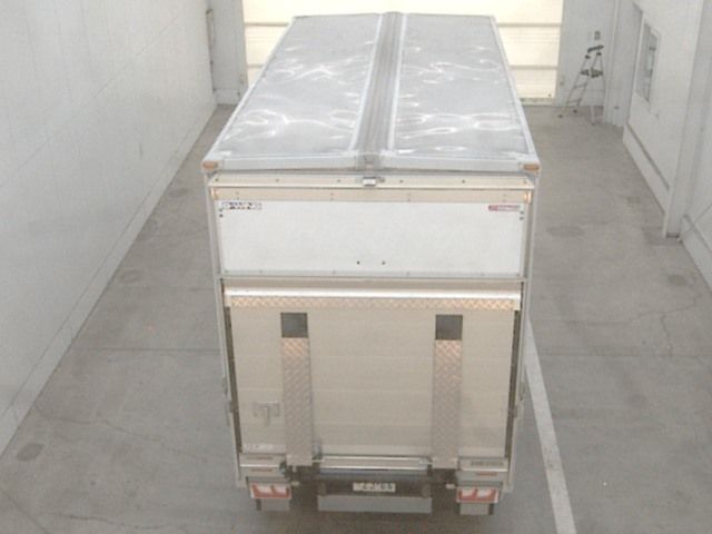 2020 Mitsubishi Fuso Canter Wing auction photo 3