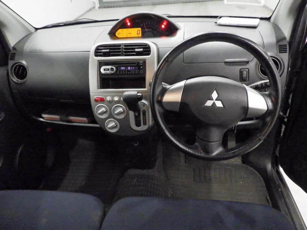 2011 Mitsubishi eKスポーツ RS auction photo 3