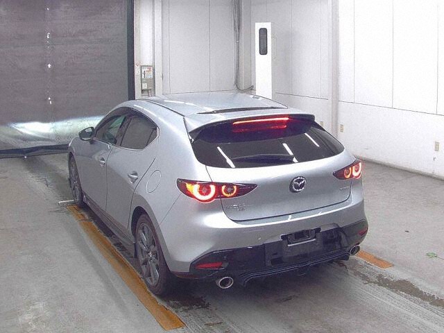 2023 Mazda 3ファストバック XD Pro-Ac Touring Selection 4WD auction photo 2