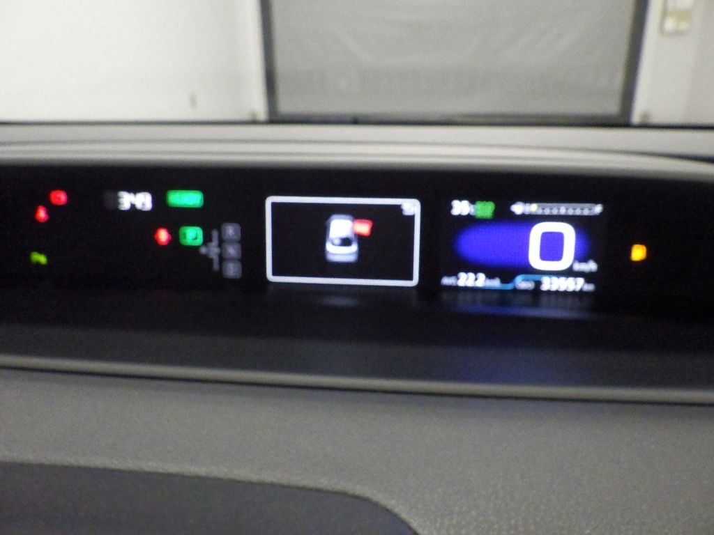 2019 Toyota Prius Sツーリングセレクション auction photo 10