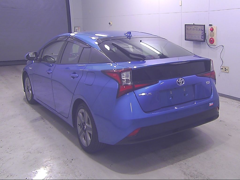 2019 Toyota Prius Sツーリングセレクション auction photo 5