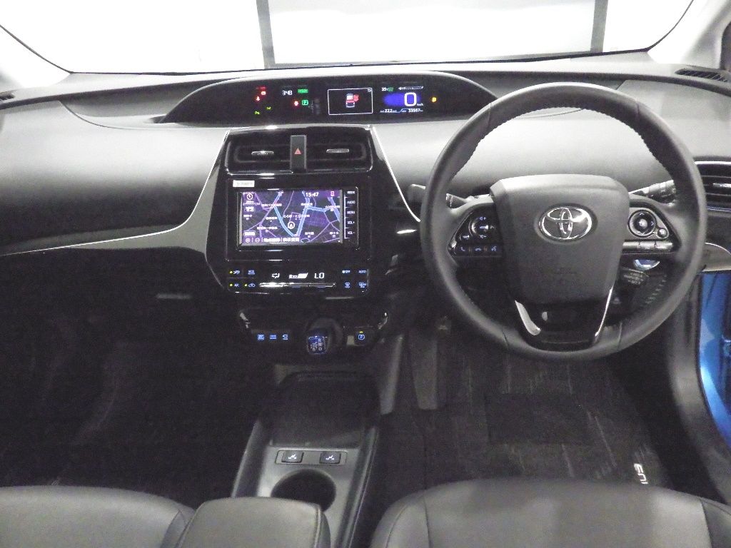 2019 Toyota Prius Sツーリングセレクション auction photo 3