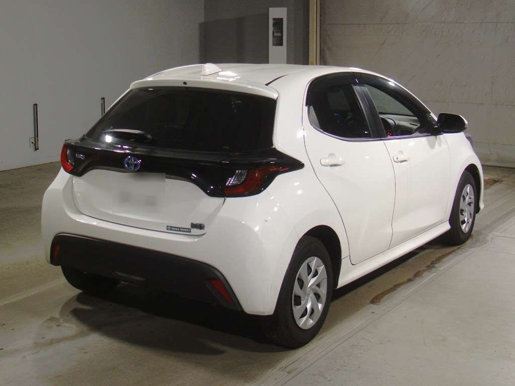 2021 Toyota Yaris Hybrid X auction photo 2