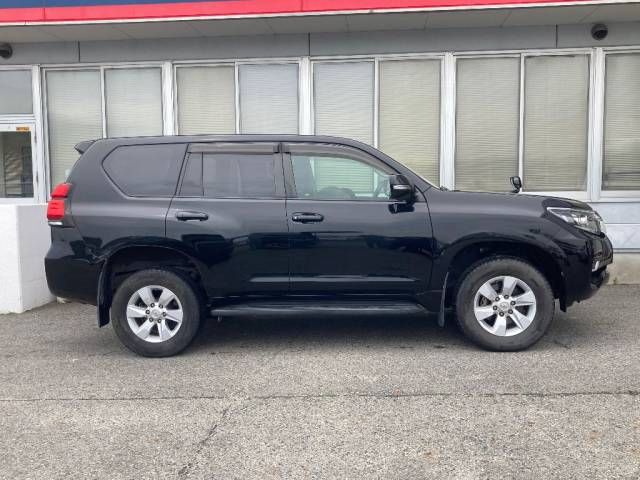 2018 Toyota Land Cruiser Prado TX auction photo 2