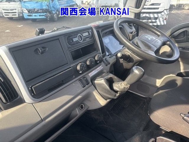 2017 Mitsubishi Fuso Canter Hira auction photo 5