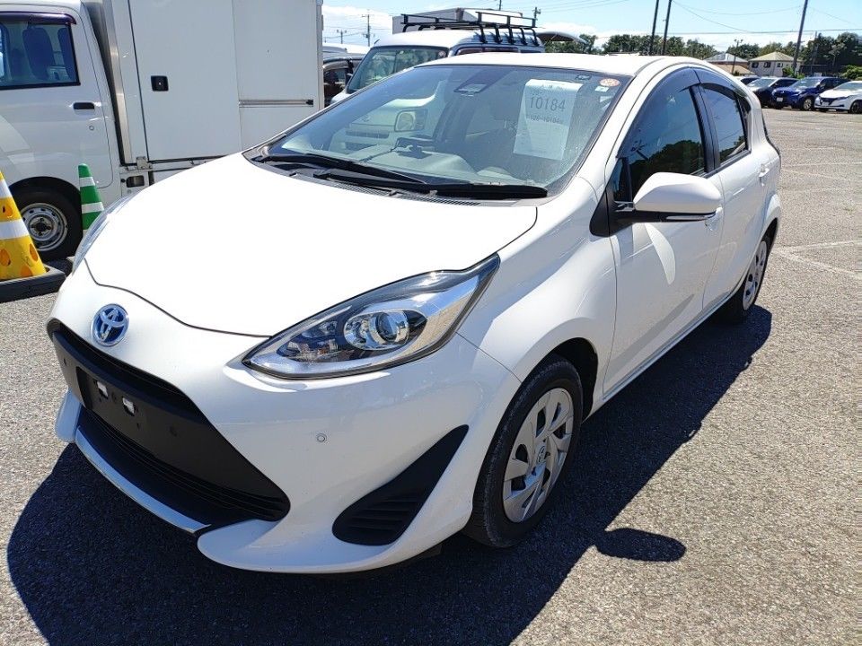 Japan Auction Vehicles 25 2021 Toyota Aqua auction photo