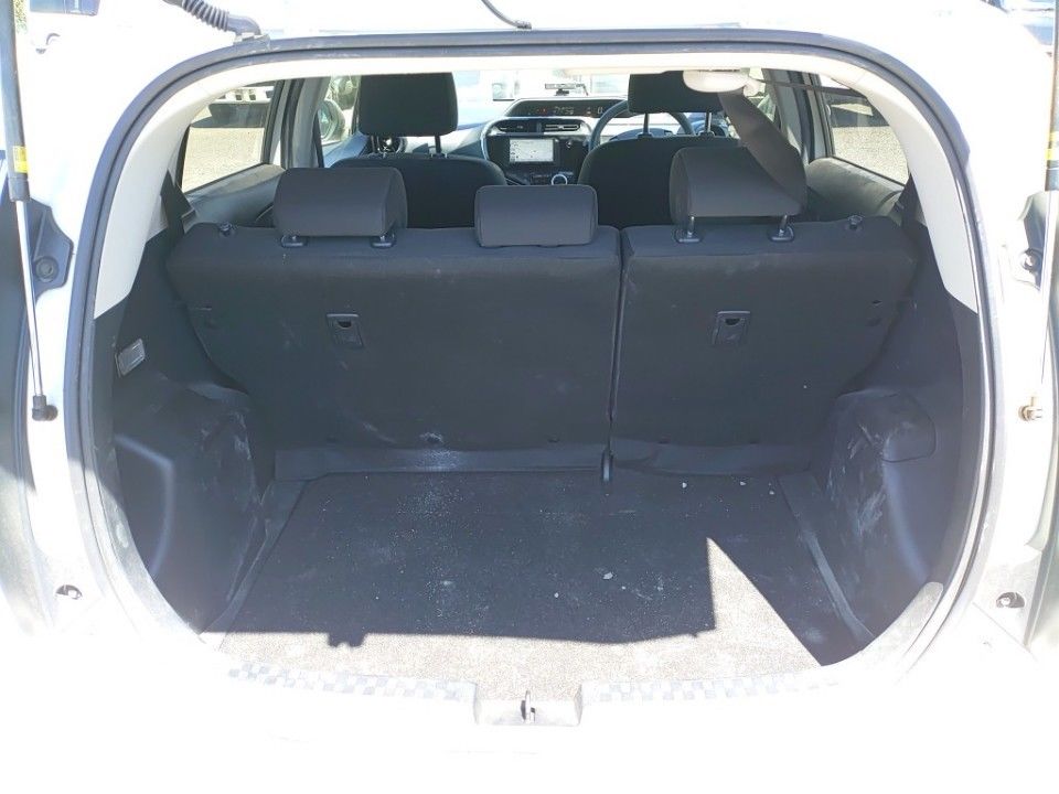 2021 Toyota Aqua auction photo 8