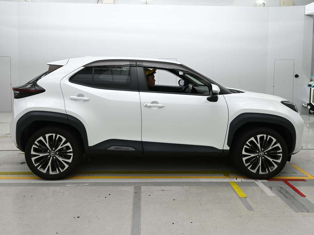 2022 Toyota Yaris Cross ハイブリッドZ auction photo 3