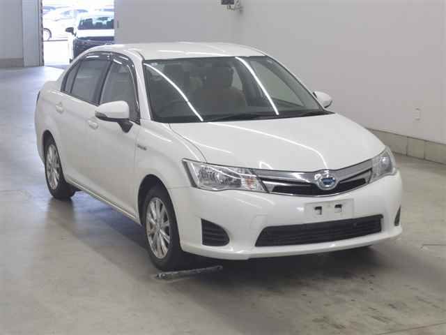 2015 Toyota Corolla Axio ハイブリッド Japan auction vehicle