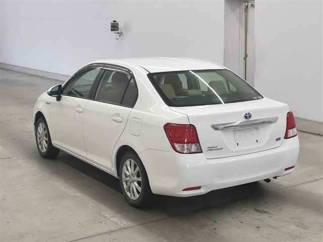 2015 Toyota Corolla Axio ハイブリッド auction photo 2