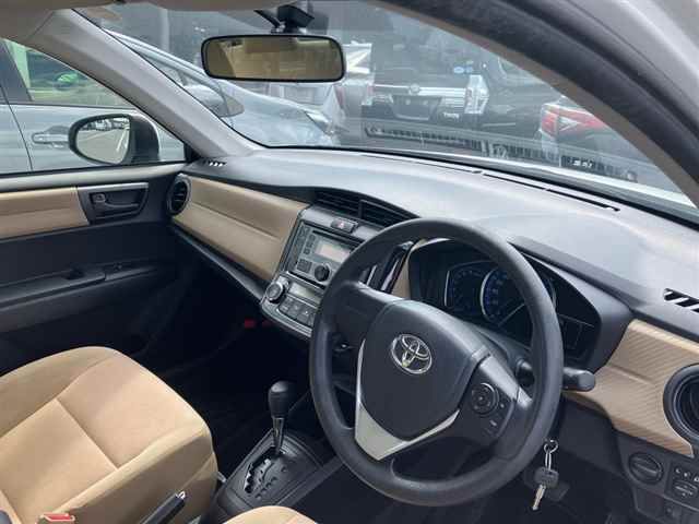 2015 Toyota Corolla Axio ハイブリッド auction photo 3
