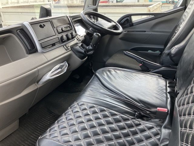 2021 Mitsubishi Fuso Canter Holo auction photo 5