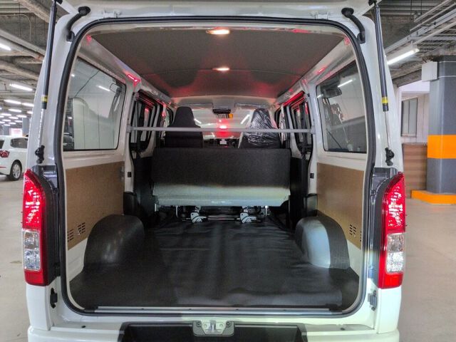 2026 Toyota Hiace ロングDX GLパッケ auction photo 3