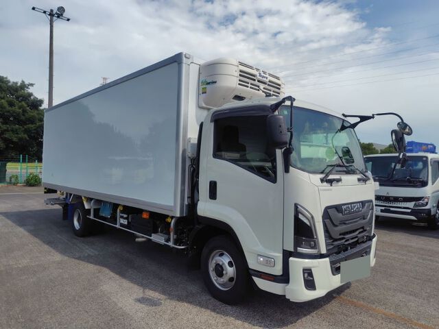 Japan Auction Vehicles 8 2024 Isuzu Forward Reizo Reito auction photo