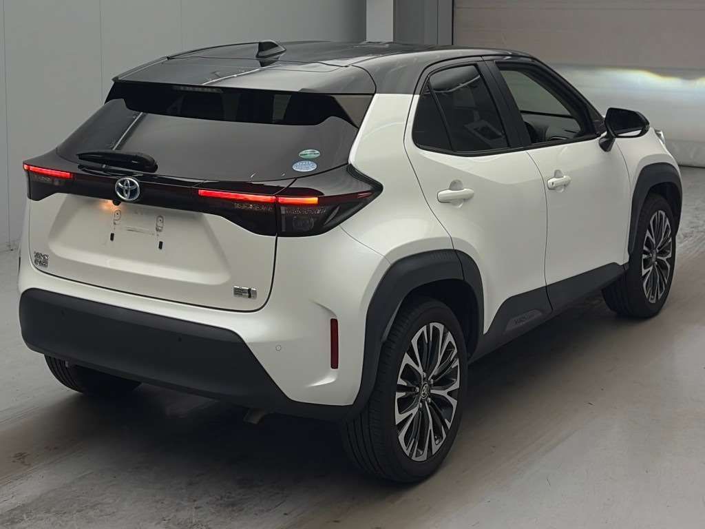 2021 Toyota Yaris Cross Hybrid Z auction photo 2