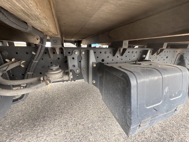 2013 Isuzu Elf Flat Aluminum B PG auction photo 12