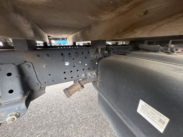 2013 Isuzu Elf Flat Aluminum B PG auction photo 17