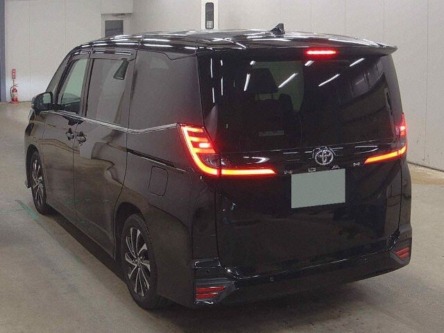 2025 Toyota Noah S-Z auction photo 2