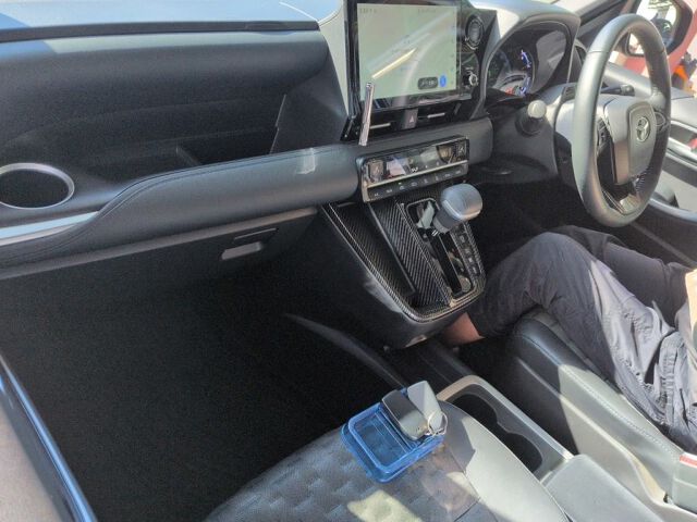 2024 Toyota Voxy ハイブリッドS-Z auction photo 3