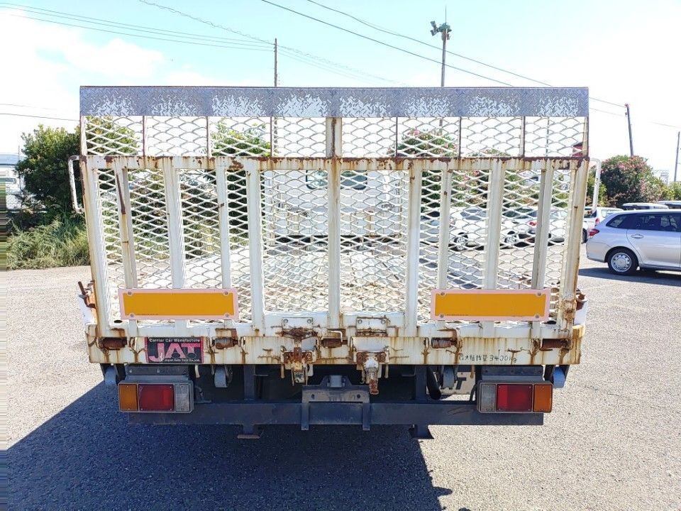 2004 Isuzu Elf auction photo 5