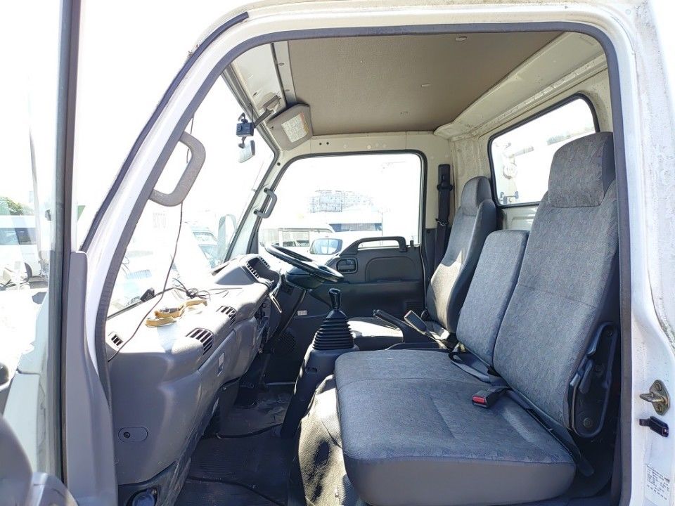2004 Isuzu Elf auction photo 16