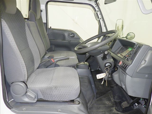 2019 Isuzu Elf Flatbed auction photo 5