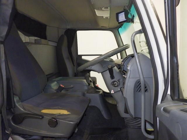 2012 Mitsubishi Fuso Fighter Refrigerated and frozen trucks auction photo 6