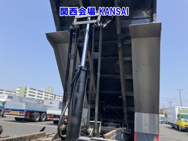 2016 Mitsubishi Fuso Sグレート dump auction photo 18